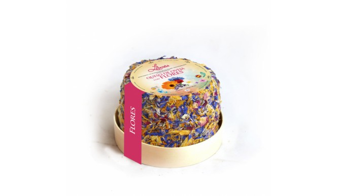 THE LEGEND SHEEP CHEESE WITH FLOWERS 390G