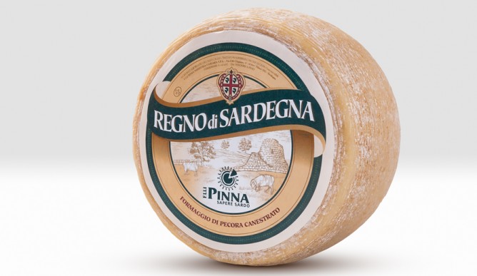 پنیر پادشاهی پکورینو ساردینیا تقریباً 4.0 کیلوگرم