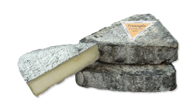 پنیر مثلث دآرژانتال با خاکستر