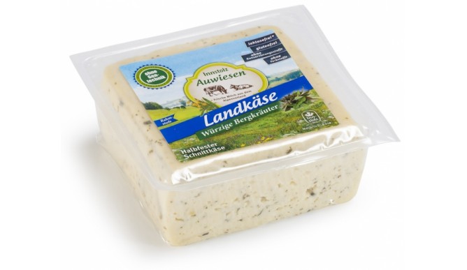 Innstolz Auwiesen country cheese, spicy mountain herbs, 1/2 bread approx. 0.9kg, without genetic engineering