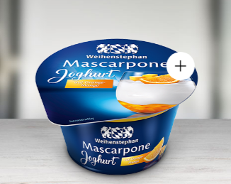 Mascarpone yoghurt on orange mango