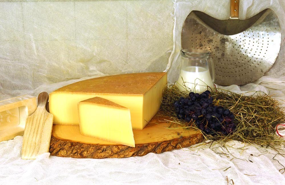 Rutzhofer mountain cheese - mild /100g