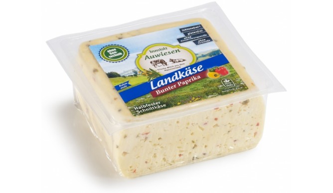 Innstolz Auwiesen country cheese, colorful paprika, 1/2 bread approx. 0.9 kg, without genetic engineering