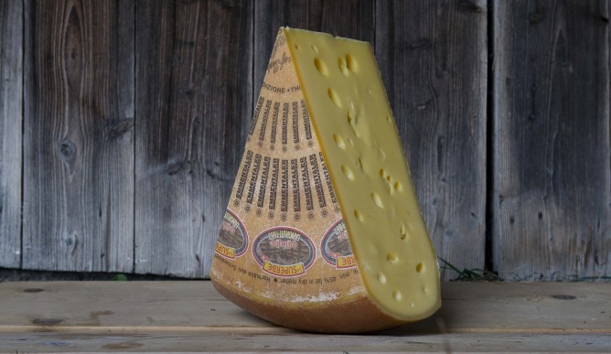 پنیر ایمنتال آ او سی عتیقه