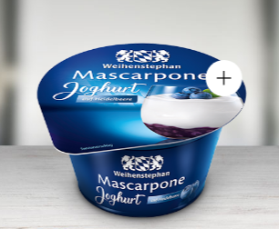 Mascarpone yoghurt on blueberries